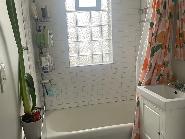 715 W 37th St #3 — Photo 9
