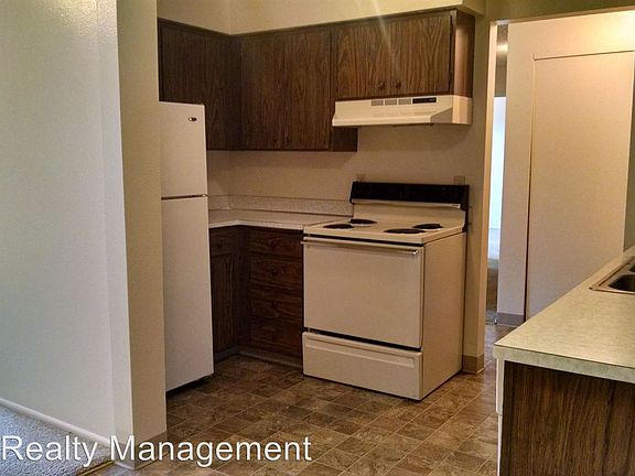 4th image of 2921 E 36th Ave #13