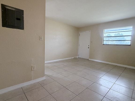 4th image of 2107 Washington St NE APT C