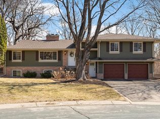 6201 Schaefer Cir, Edina, MN 55436