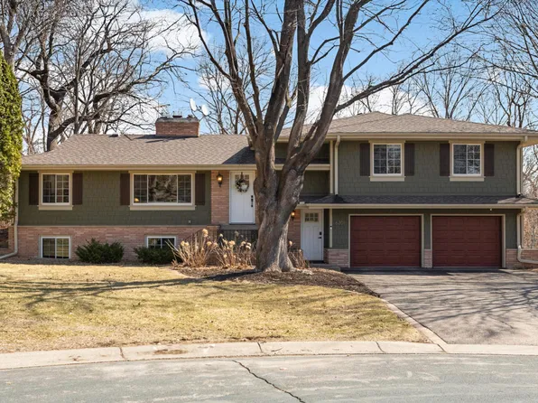 6201 Schaefer Cir, Edina, MN 55436