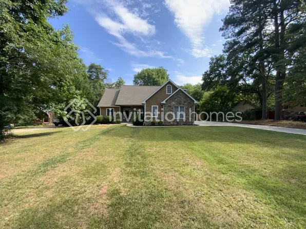 242 Chuckwood Rd, Mooresville, NC 28117