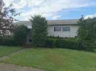 908 Sampson St, Taylor, PA 18517