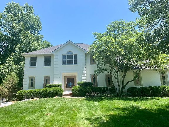 3rd image of 10400 Grandoaks Ln