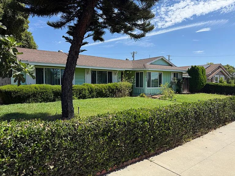 20417 Lassen St — Photo 17