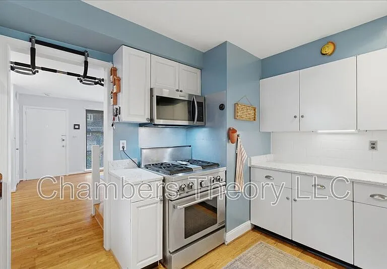 912 N Lexington St — Photo 10