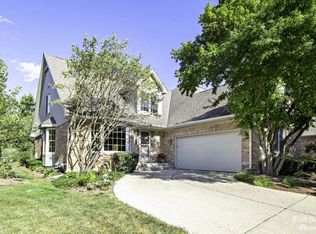 927 Wedgewood Dr, Crystal Lake, IL 60014