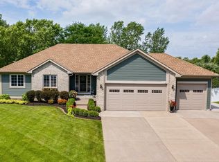 7317 Brian Dr, Centerville, MN 55038