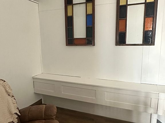 5th image of 327 W 6th St #B