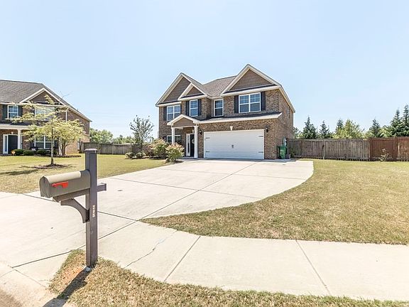 4th image of 208 Black Hawke Ln