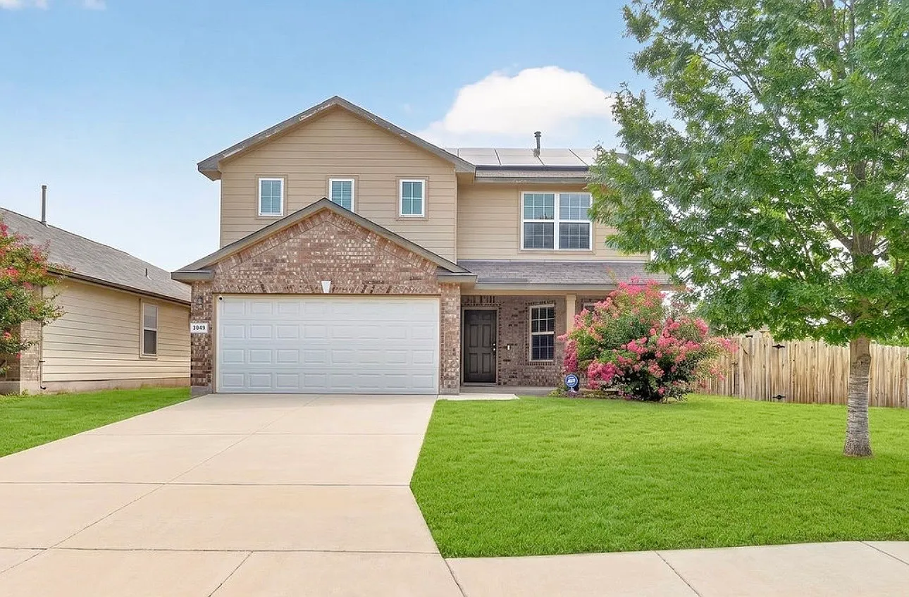4 bed, 2324 sqft, $2,300 — Photo 1