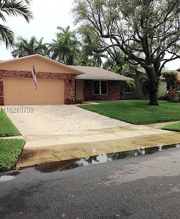 2nd image of 642 NE 2nd Pl
