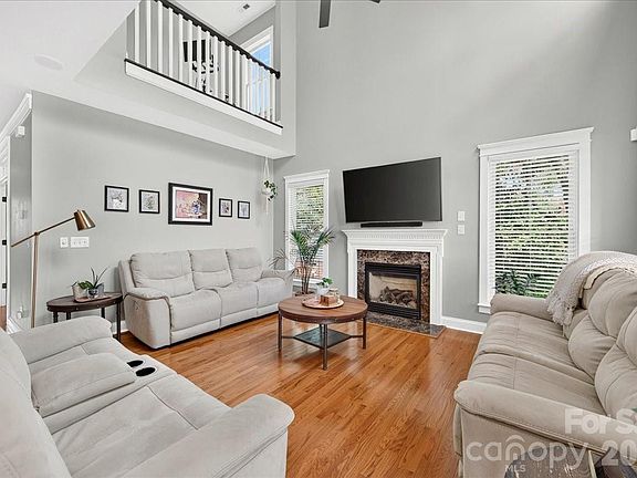 5th image of 15054 Northgreen Dr