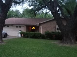 647 Pleasant Manor Ave, Burleson, TX 76028