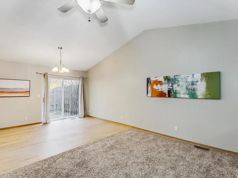 601 W Autumn Ridge Ct — Photo 3