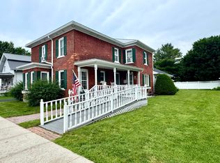 8 Chapman St, Rouses Pt, NY 12979