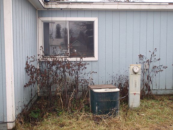 4th image of 202 W Boone Ave