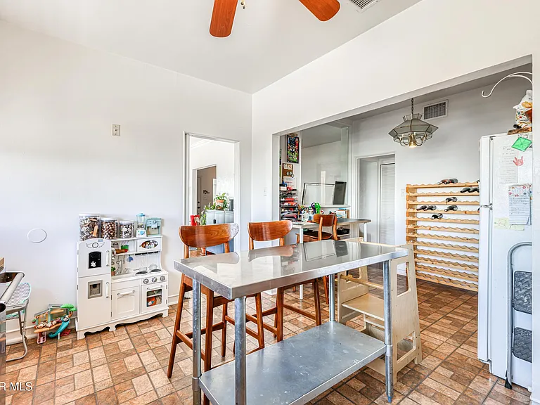 1300 Randolph Dr — Photo 29