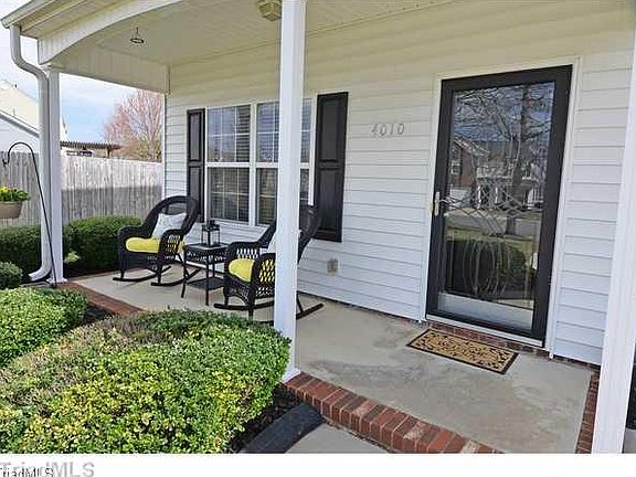 3rd image of 4010 Pepperbush Dr