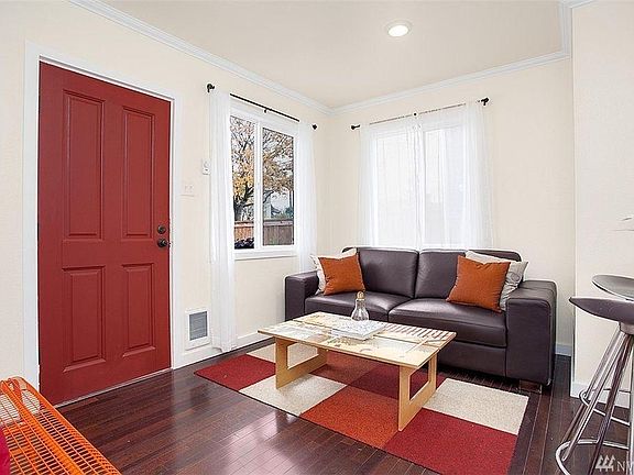 Living room (furnishing not included)