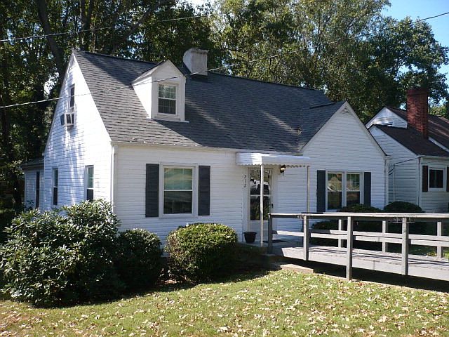 1st image of 212 Peach St