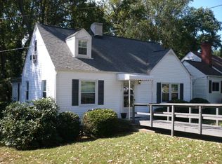 212 Peach St, Chatham, VA 24531