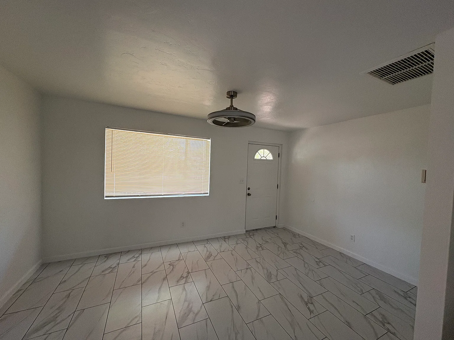1014 N Seminole Ave — Photo 4
