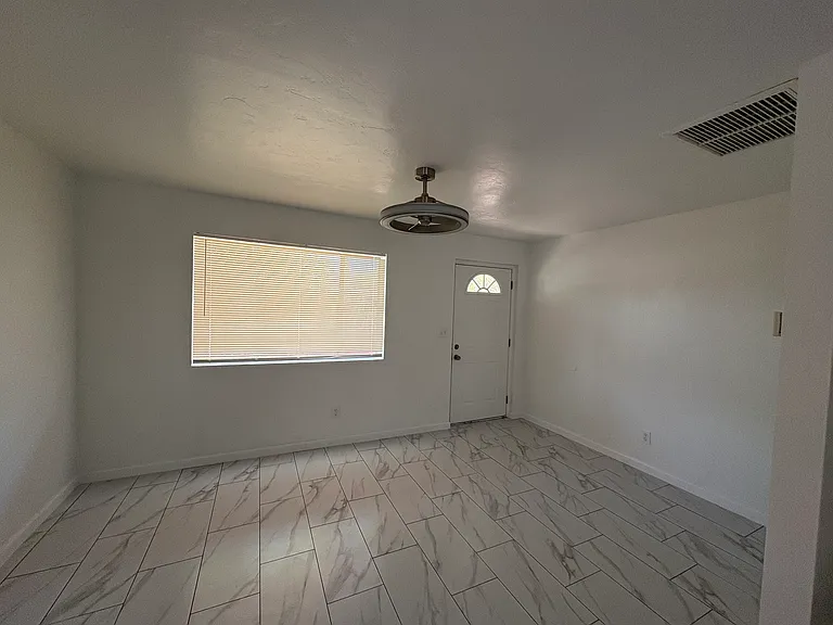 1014 N Seminole Ave — Photo 4