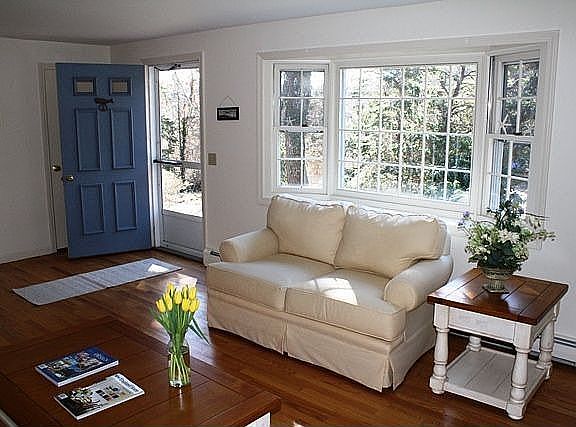 Bright entry way