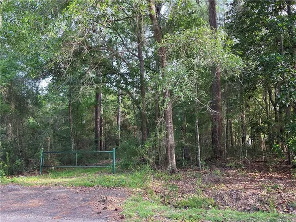 Chateau Dr, Slidell, LA 70460