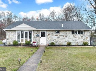 2605 Woodlawn Dr, Bristol, PA