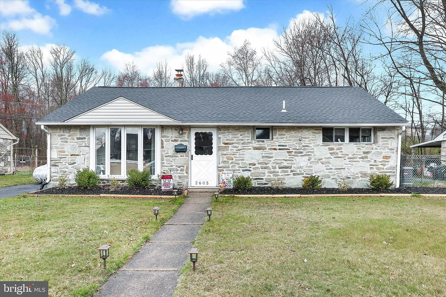 2605 Woodlawn Dr photo 1
