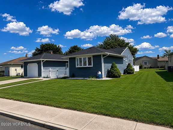 2nd image of 281 Harrington Drive N