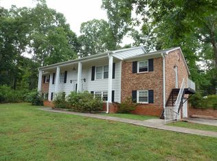 5681 Lakeside Dr, Pfafftown, NC 27040
