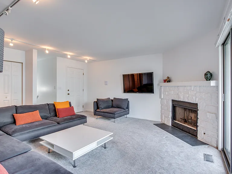 477 Village Green Rd #102D — Photo 2