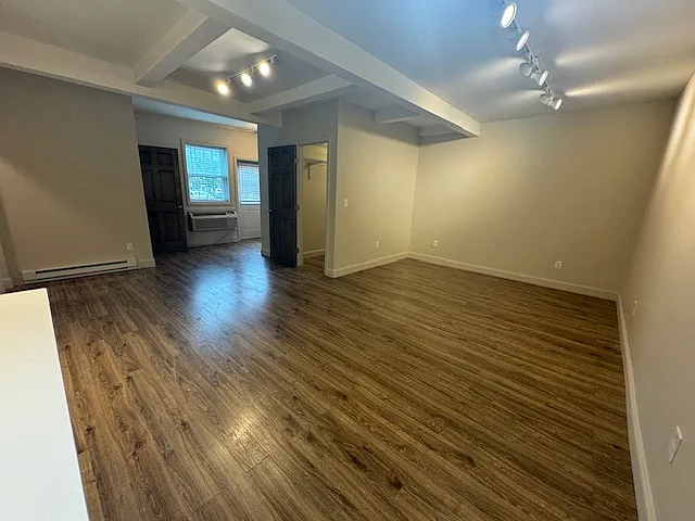 780 Farmington Ave — Photo 3