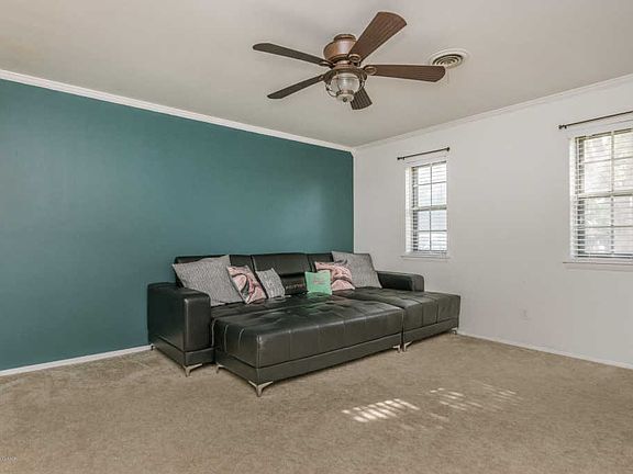 2nd image of 1032 Holly Ln