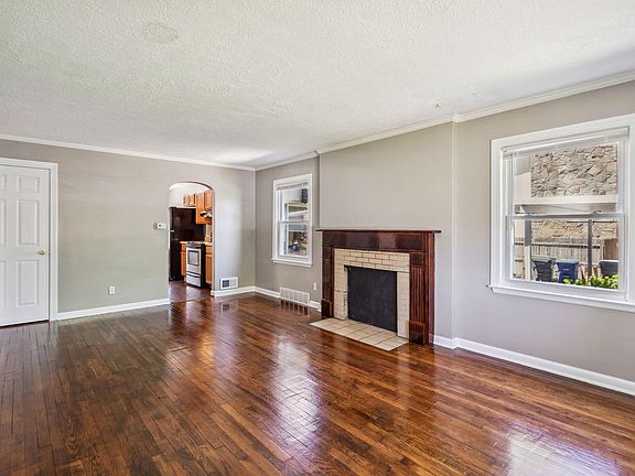 3rd image of 1731 Eddystone Ave