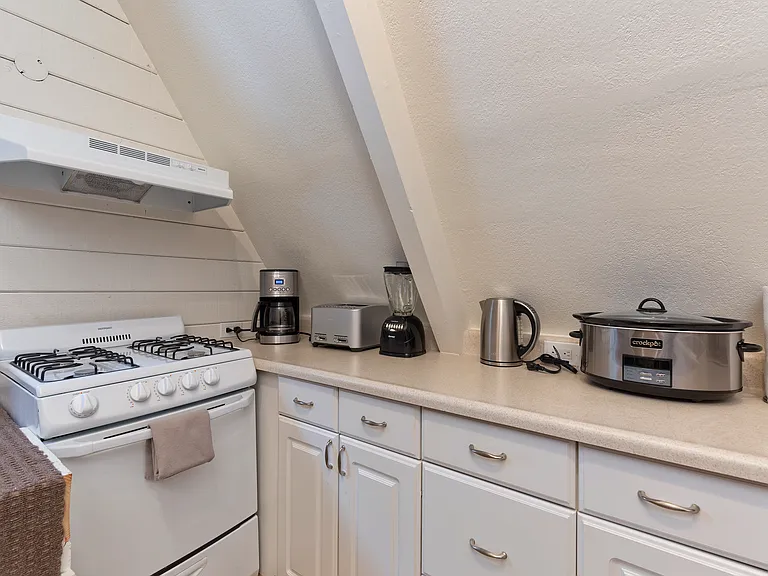Alpine Cir — Photo 8