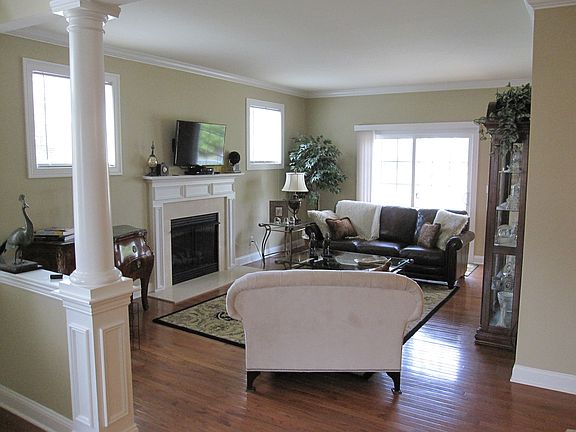 Living Room with fireplace