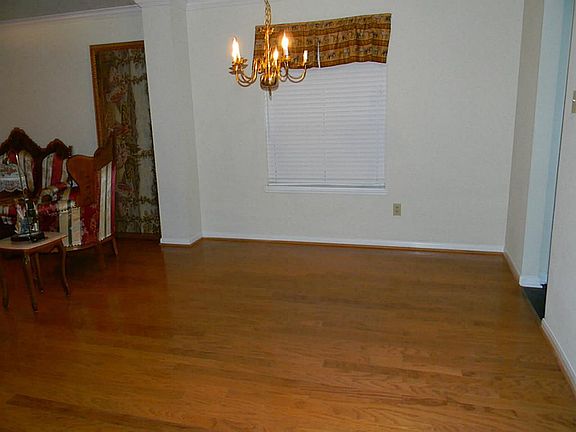 5th image of 8015 Tustin Dr