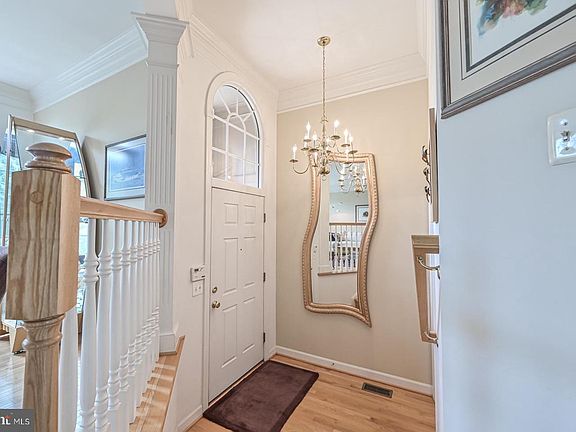 4th image of 707 Arch Hall Ln