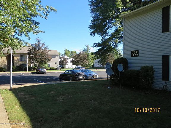 4th image of 702-1 Zlotkin Cir