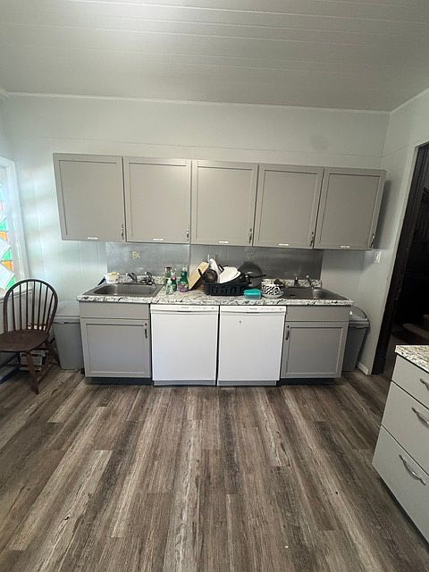 2nd image of 19 Florence St #13