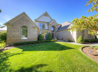 3880 Deer Springs Dr, Rochester, MI 48306