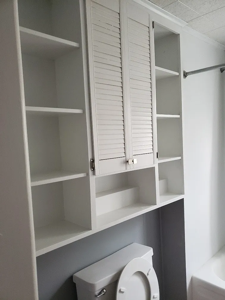 One Bedroom One Bath Duplex , Tenant only pays Electric! *Price Reduced* — Photo 3