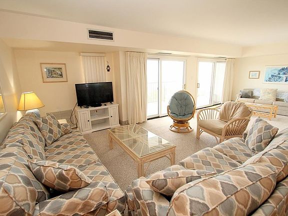 4th image of 527 N Boardwalk Unit 409