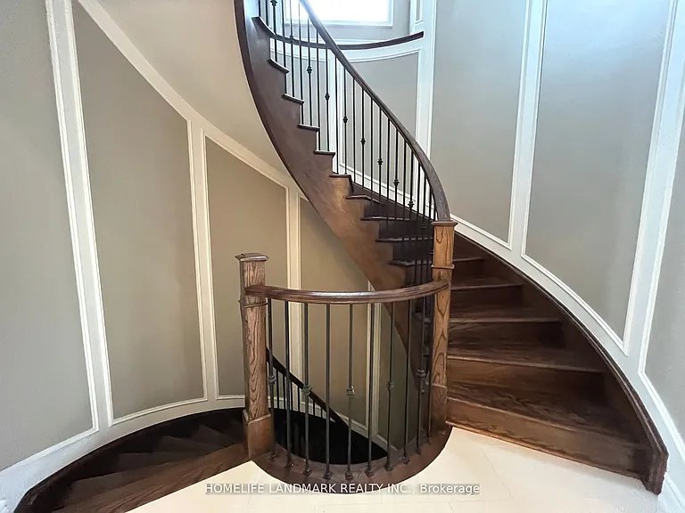 39 Larkin Ave — Photo 12