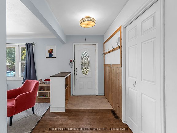 3rd image of 39 Oxford Cres