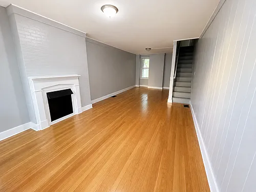 317 Norwood Aly Photo 1